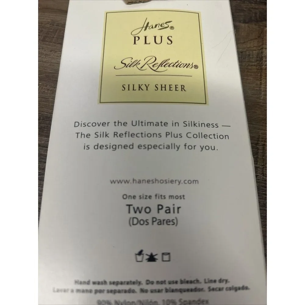 Hanes Plus Silk‎ Reflections Silky Sheer Kneehighs - Little Color, Style 00P-19
